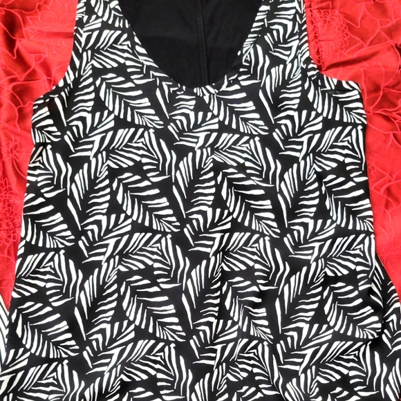 Tops - Picture 4 of 6